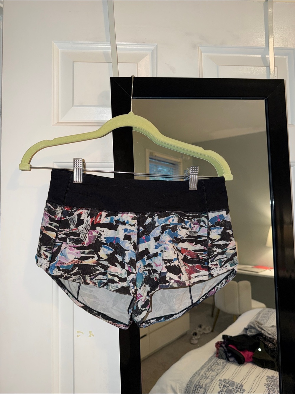 lululemon athletica Black Waistband Multicolor Abstract Print Shorts